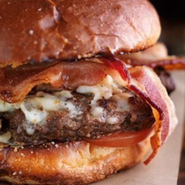 Bacon Cheeseburger (100% Angus Beef).