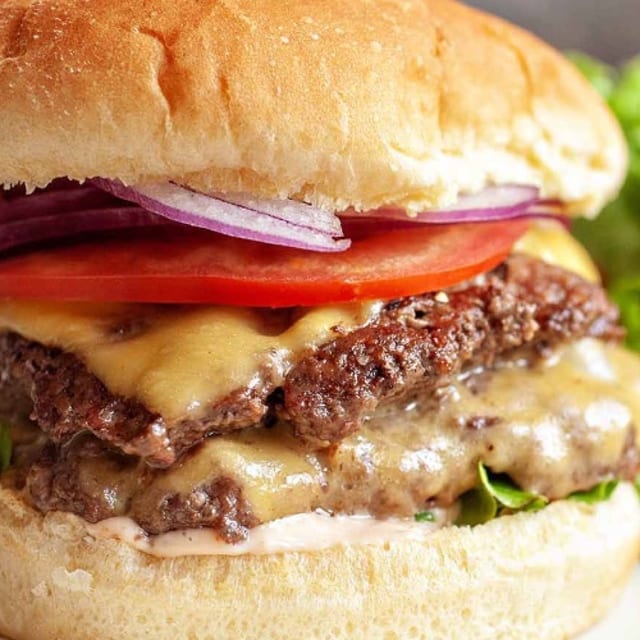 Cheeseburger (100% Angus Beef).